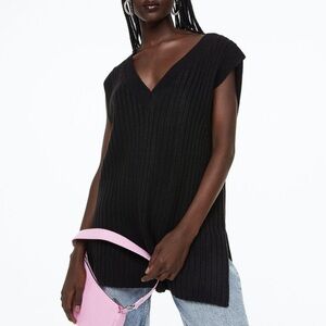 H&M Oversized Rib-Knit Sweater Vest in Black